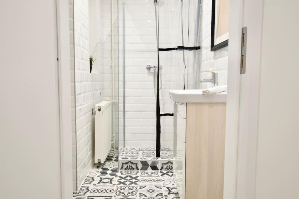 By Hi- In Downtown Appartement *
