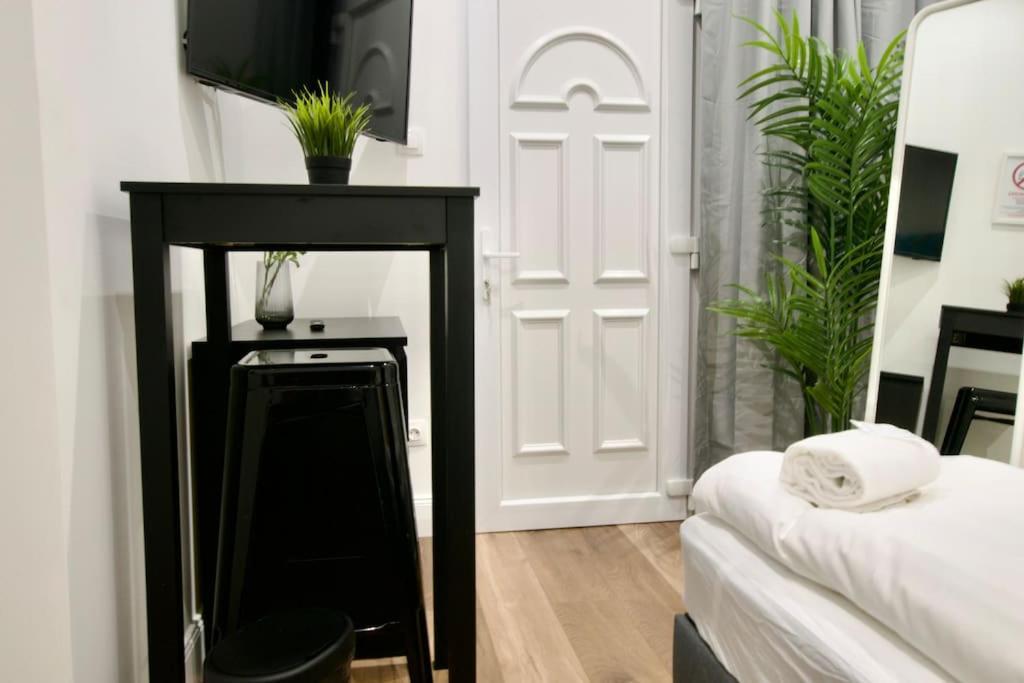 By Hi- In Downtown Appartement